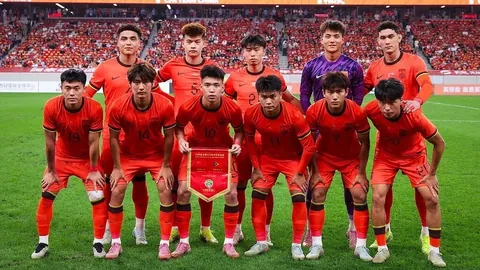 “2025年F1薪酬揭秘： Verstappen与Hamilton薪酬翻番，独占鳌头超群”